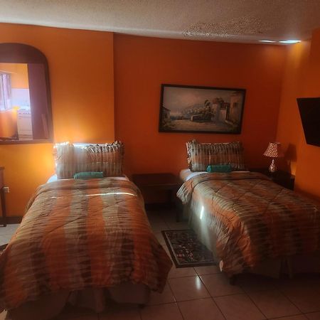Turtle Towers Ocho Rios Exterior photo