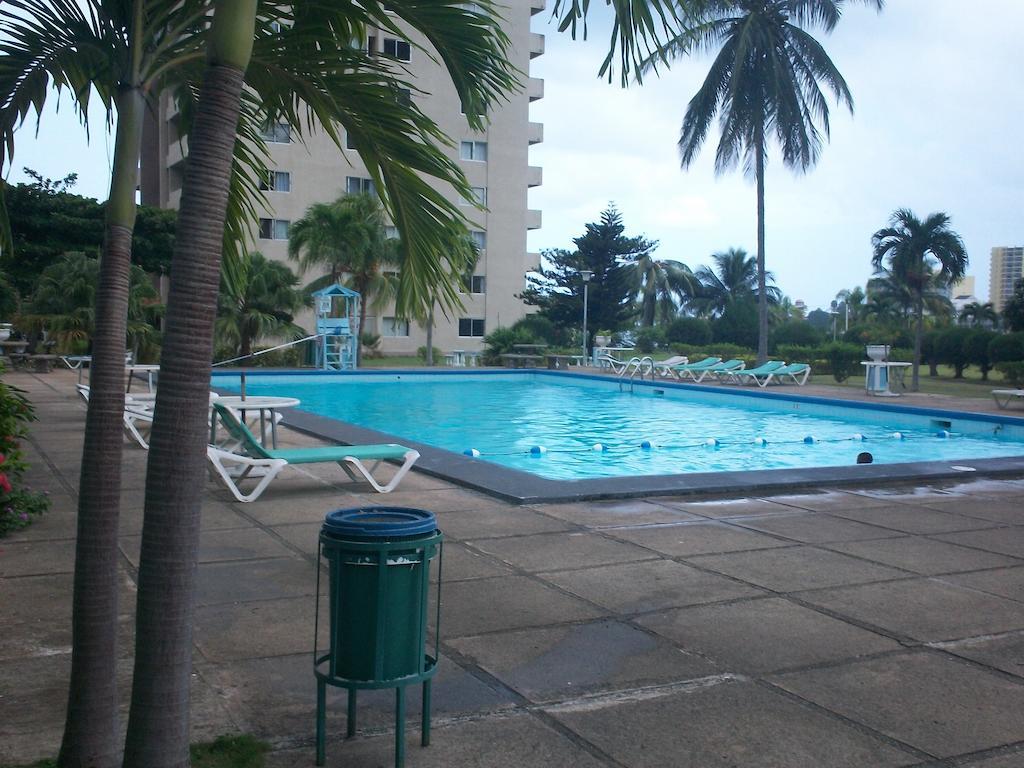 Turtle Towers Ocho Rios Exterior photo