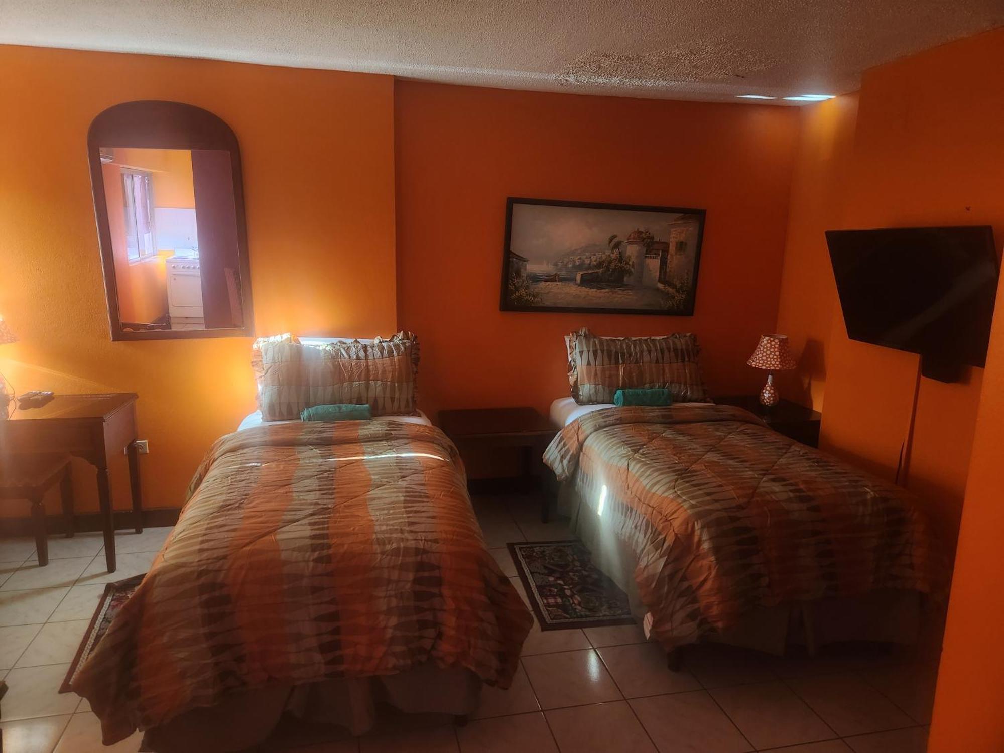 Turtle Towers Ocho Rios Exterior photo
